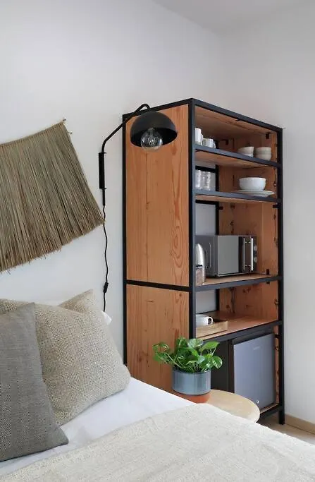 Quaint Room To Rent - Number 4706 Cape Town Apartment